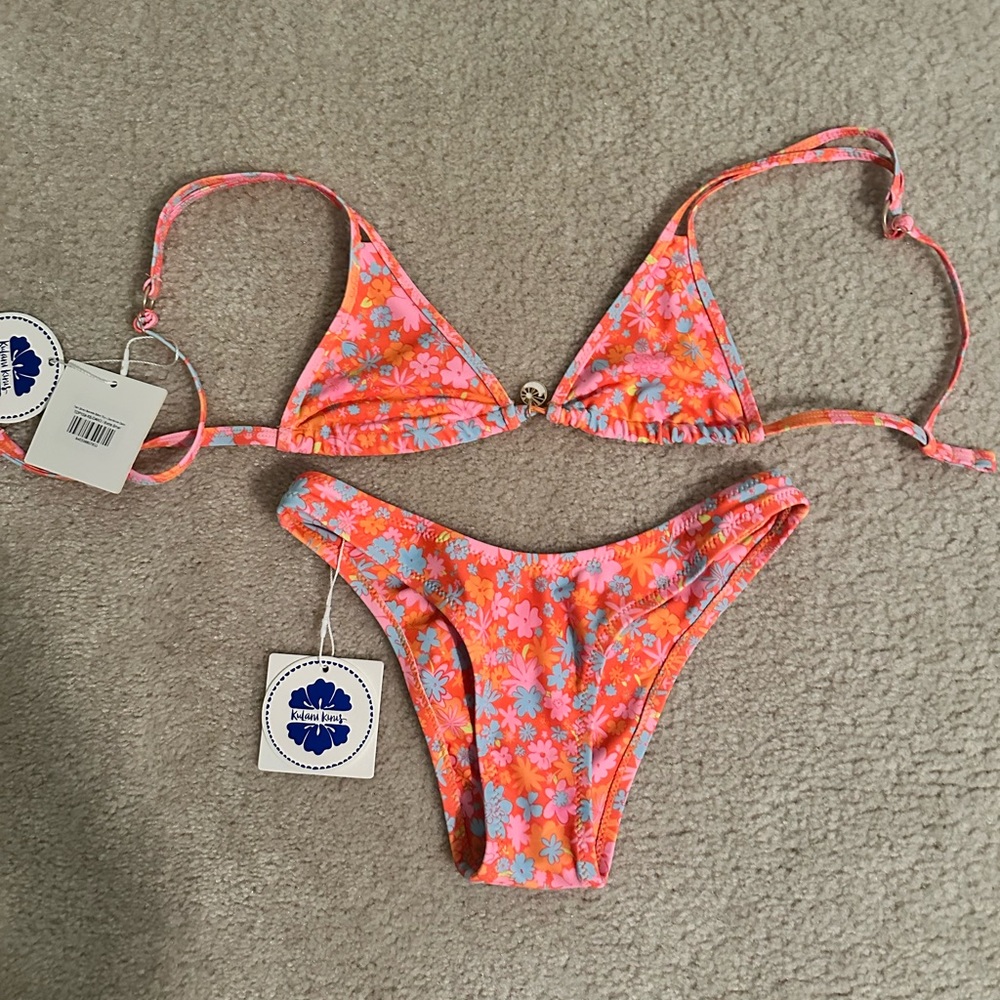 New with tags Kulani Kinis Dandelion Daze Bikini